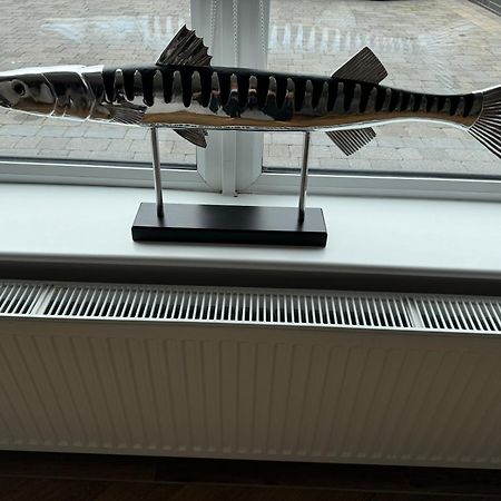 Beach House Apartment On Ground Floor With Sea View - Pet Friendly Cleveleys Kültér fotó