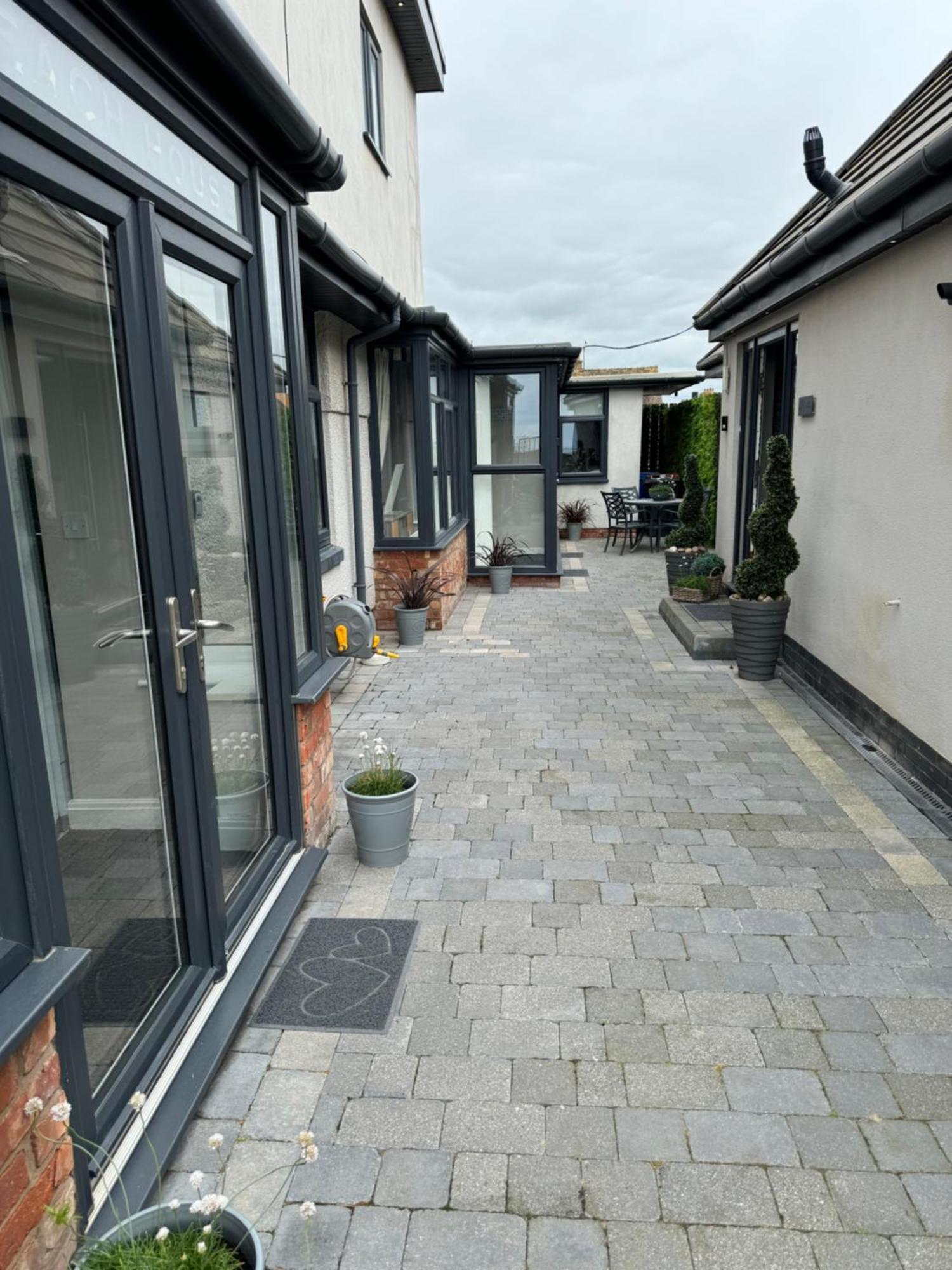 Beach House Apartment On Ground Floor With Sea View - Pet Friendly Cleveleys Kültér fotó
