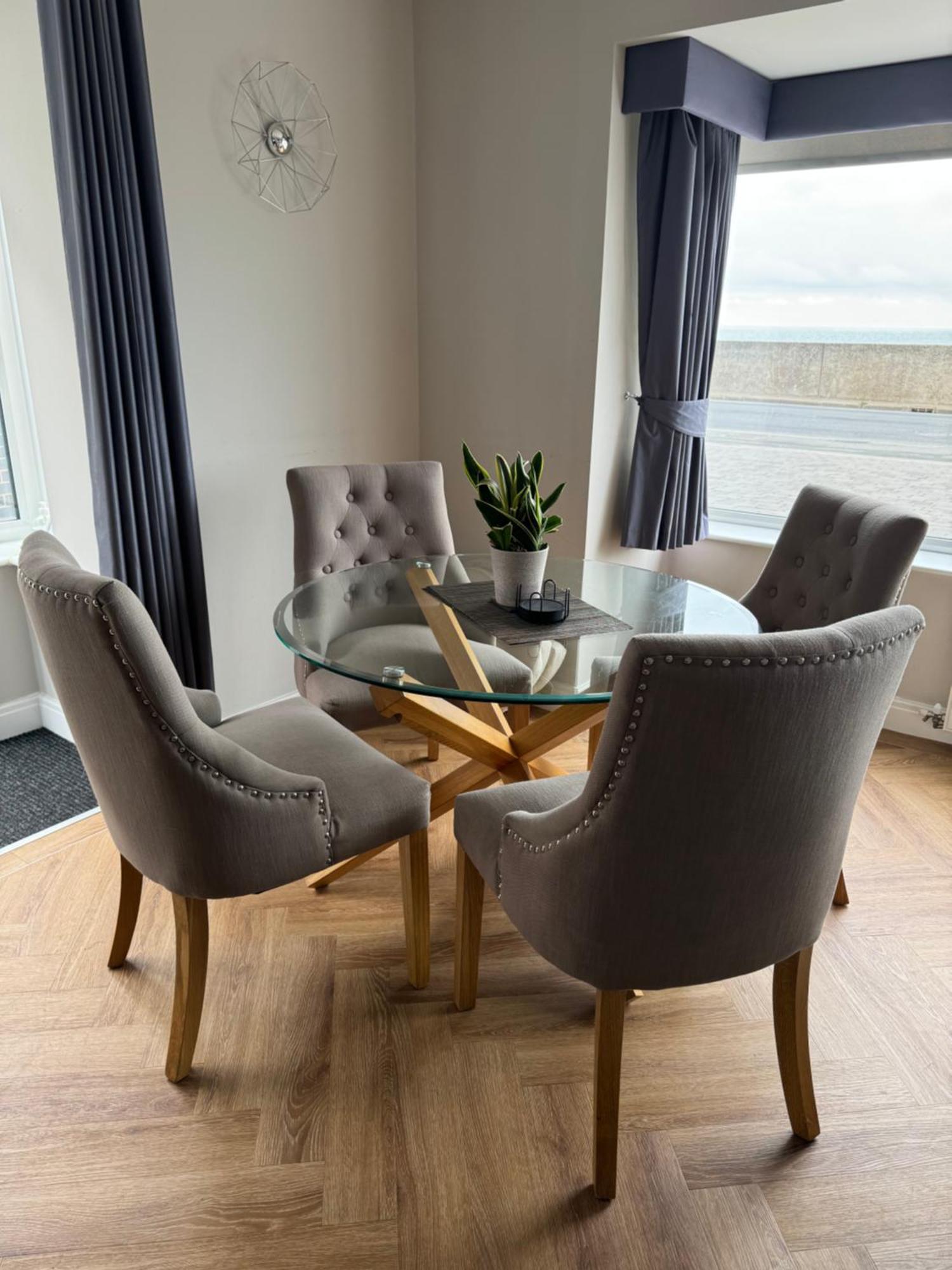 Beach House Apartment On Ground Floor With Sea View - Pet Friendly Cleveleys Kültér fotó
